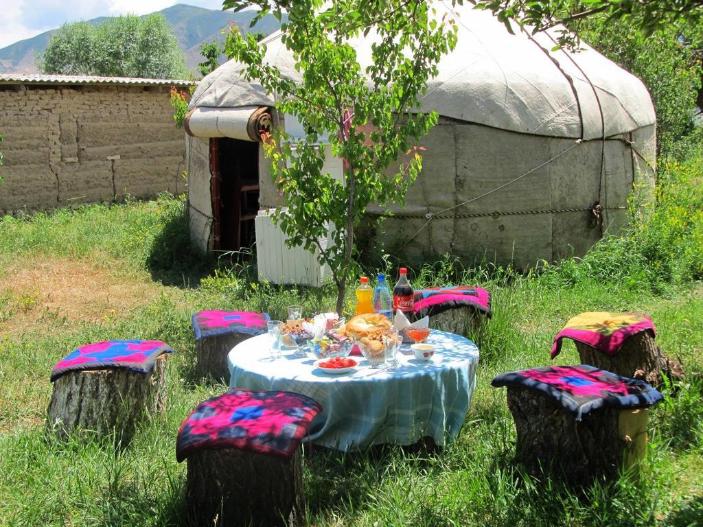 Bokonbayevo Guesthouse Gulmira מראה חיצוני תמונה